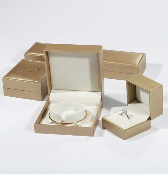 Золотая уникальная шкатулка для драгоценностей